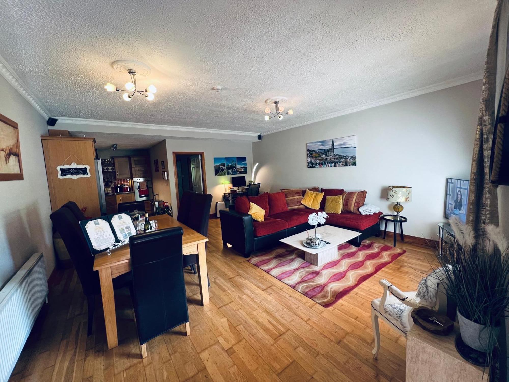קורק Fernway Residence Entire Property מראה חיצוני תמונה